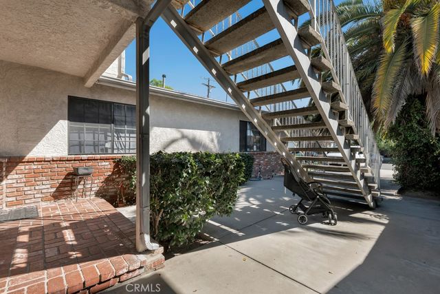 8807 Canby Ave, Northridge, CA 91325