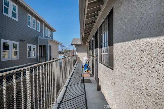 8807 Canby Ave, Northridge, CA 91325