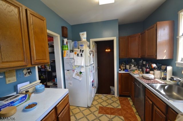 74 Cathedral Ave, Clifton City, NJ 07014