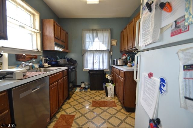 74 Cathedral Ave, Clifton City, NJ 07014