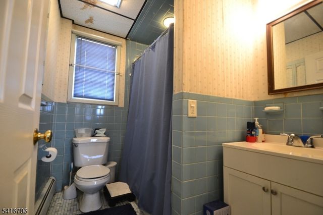 74 Cathedral Ave, Clifton City, NJ 07014