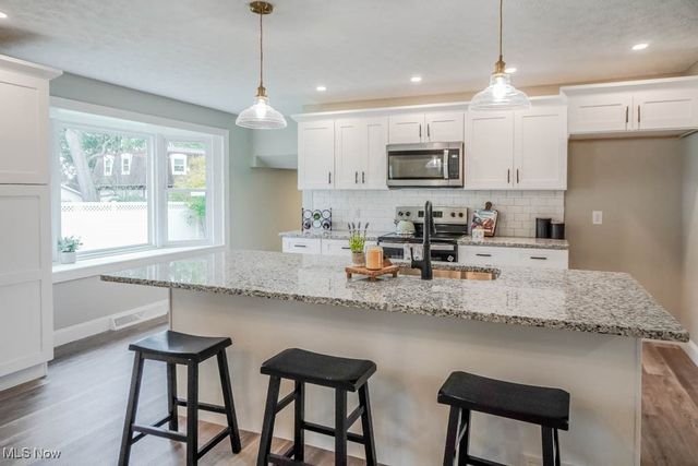 4654 Beverly Avenue NE, Canton, OH 44714