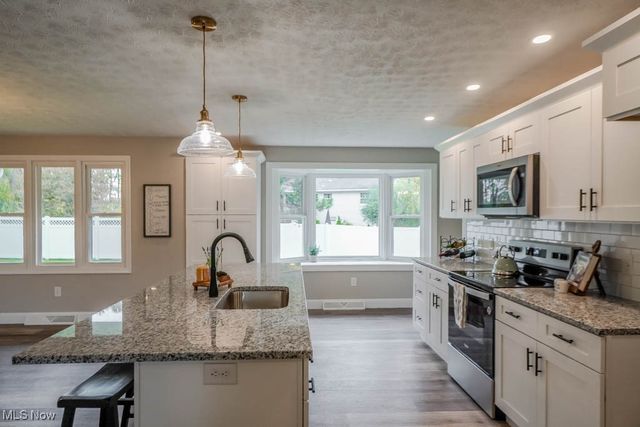 4654 Beverly Avenue NE, Canton, OH 44714