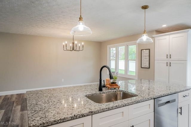 4654 Beverly Avenue NE, Canton, OH 44714