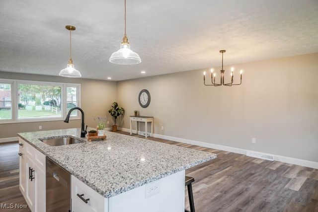 4654 Beverly Avenue NE, Canton, OH 44714