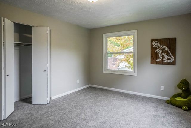 4654 Beverly Avenue NE, Canton, OH 44714