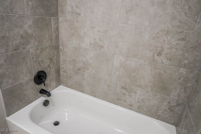 4654 Beverly Avenue NE, Canton, OH 44714