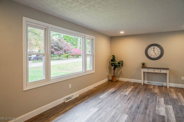 4654 Beverly Avenue NE, Canton, OH 44714