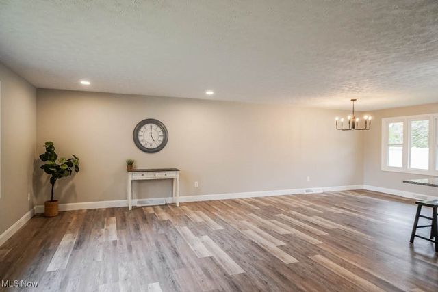 4654 Beverly Avenue NE, Canton, OH 44714