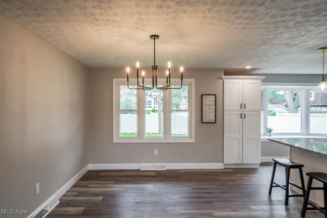 4654 Beverly Avenue NE, Canton, OH 44714