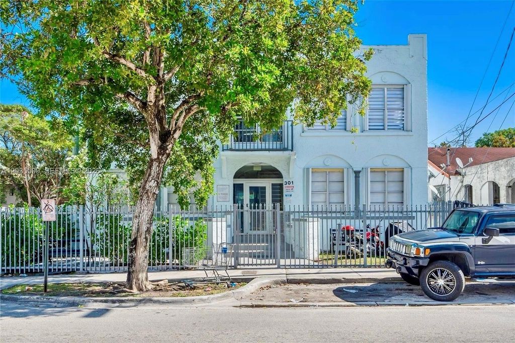 301 SW 10th Avenue 1, Miami, FL 33130