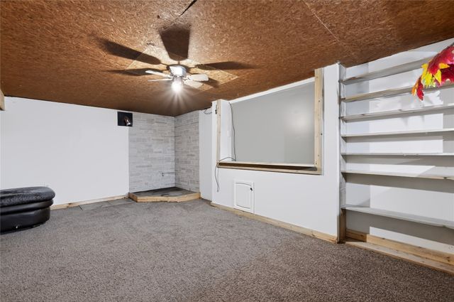 602 E 24th Street S, Newton, IA 50208