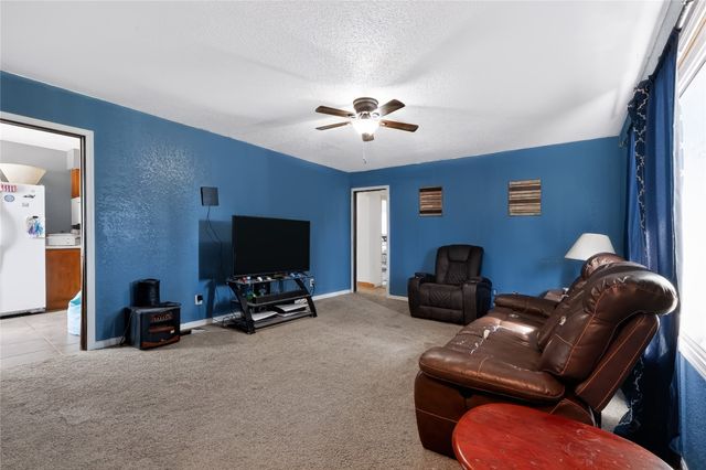 602 E 24th Street S, Newton, IA 50208
