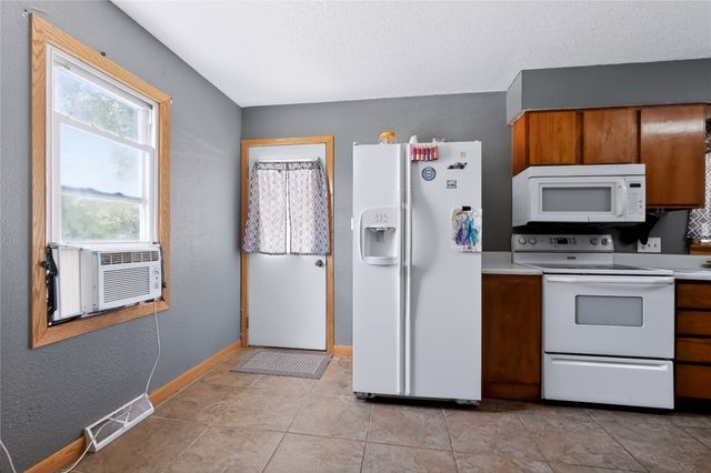 602 E 24th Street S, Newton, IA 50208