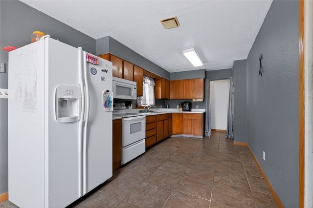 602 E 24th Street S, Newton, IA 50208