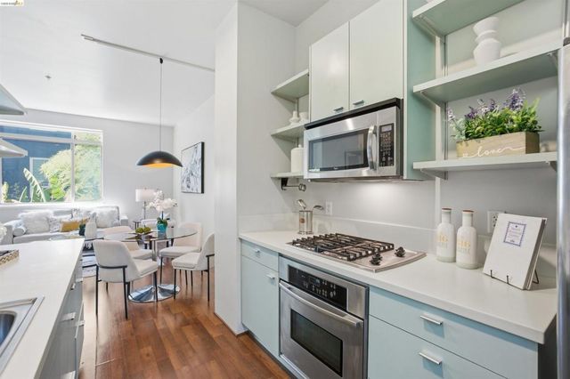 1253 Pine St, Oakland, CA 94607