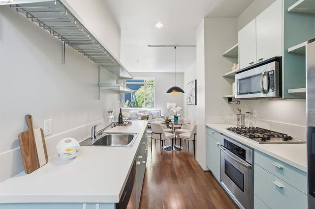 1253 Pine St, Oakland, CA 94607
