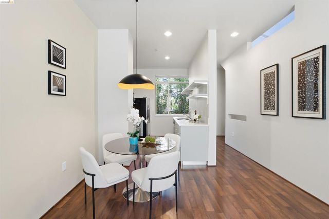 1253 Pine St, Oakland, CA 94607