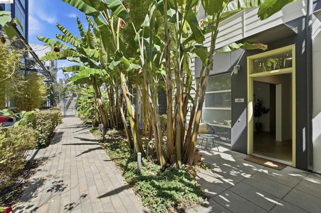 1253 Pine St, Oakland, CA 94607
