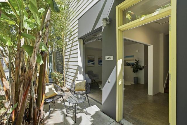 1253 Pine St, Oakland, CA 94607