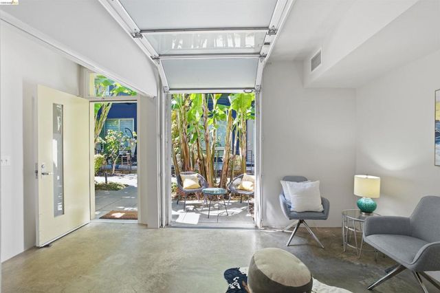 1253 Pine St, Oakland, CA 94607
