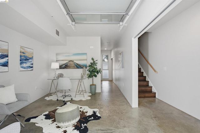 1253 Pine St, Oakland, CA 94607
