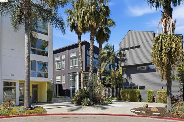 1253 Pine St, Oakland, CA 94607