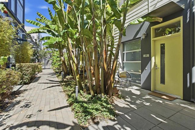 1253 Pine St, Oakland, CA 94607