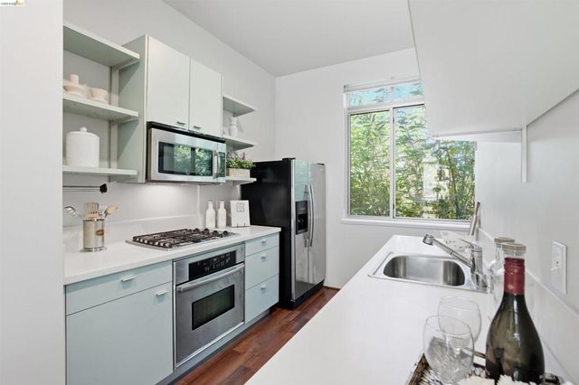 1253 Pine St, Oakland, CA 94607
