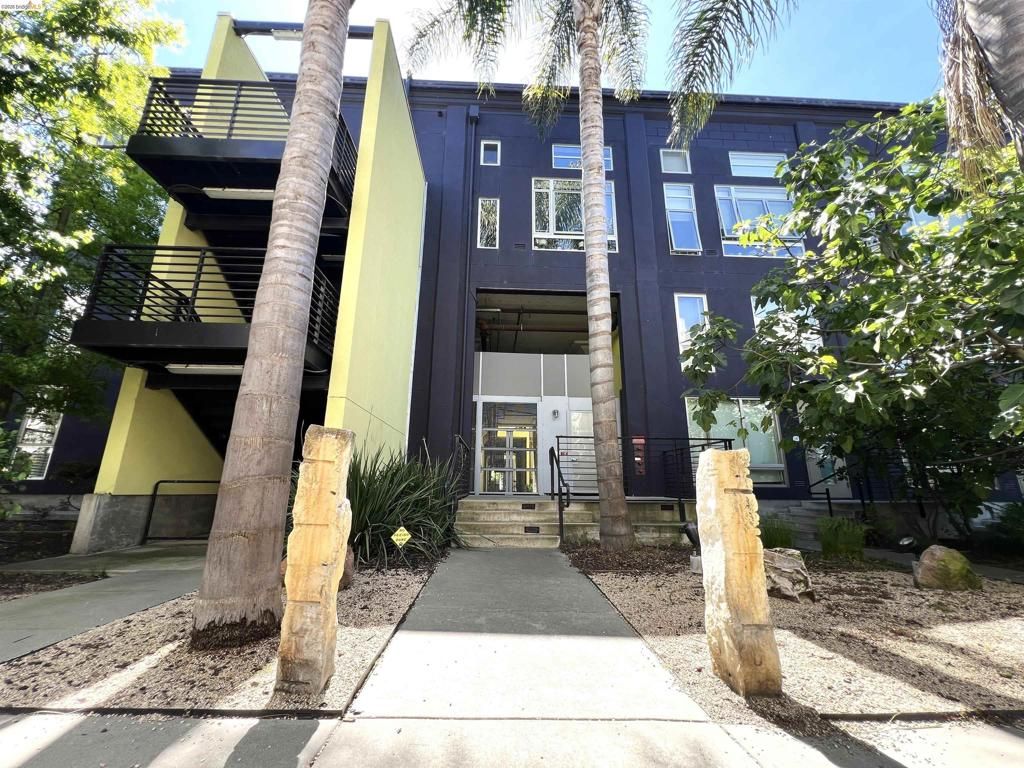 1253 Pine St, Oakland, CA 94607
