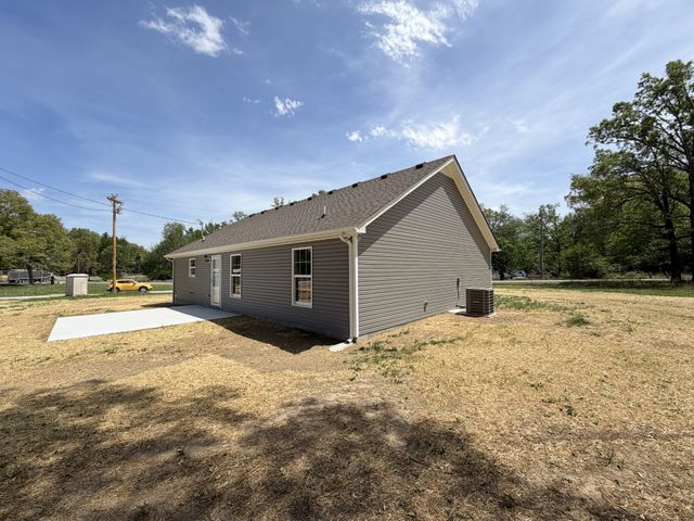 74 Six Mile Board Rd, Winchester, TN 37398