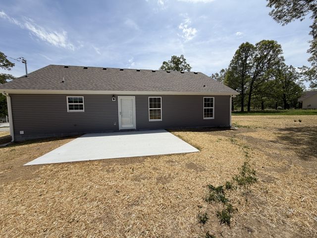 74 Six Mile Board Rd, Winchester, TN 37398