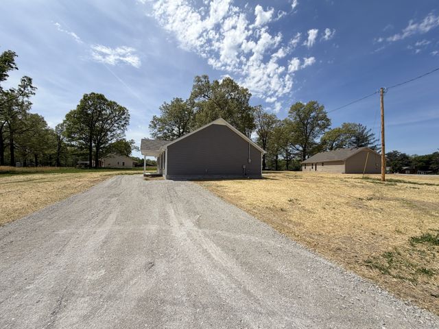 74 Six Mile Board Rd, Winchester, TN 37398