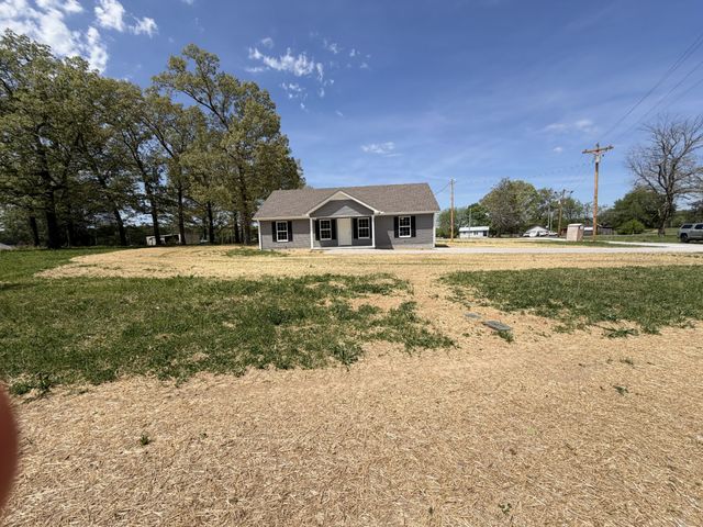 74 Six Mile Board Rd, Winchester, TN 37398