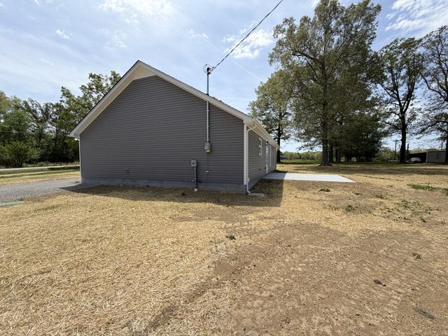 74 Six Mile Board Rd, Winchester, TN 37398