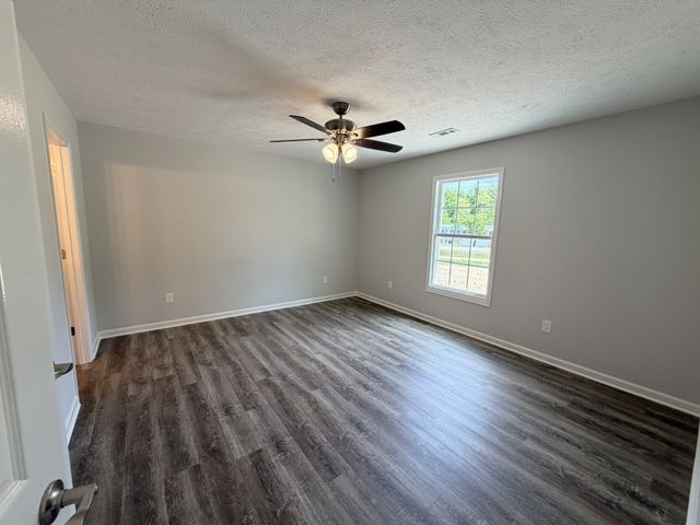 74 Six Mile Board Rd, Winchester, TN 37398