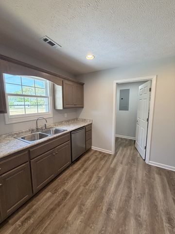 74 Six Mile Board Rd, Winchester, TN 37398