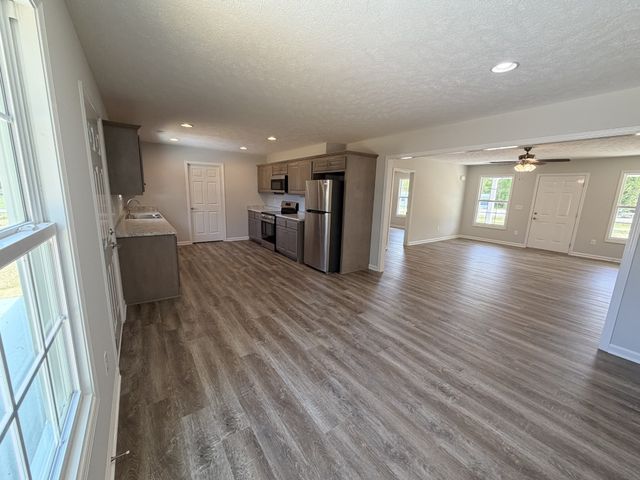 74 Six Mile Board Rd, Winchester, TN 37398