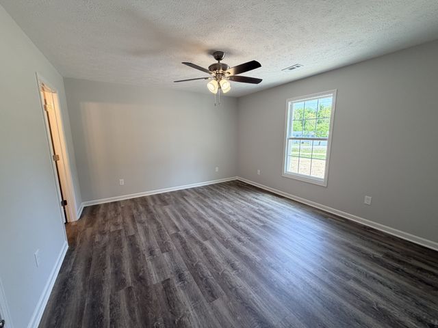 74 Six Mile Board Rd, Winchester, TN 37398