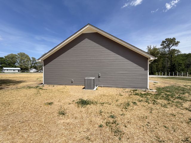 74 Six Mile Board Rd, Winchester, TN 37398