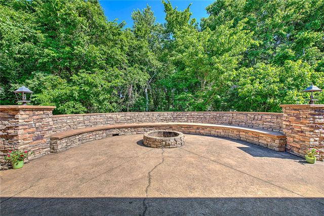432 Hunter Allen Drive, Springdale, AR 72764