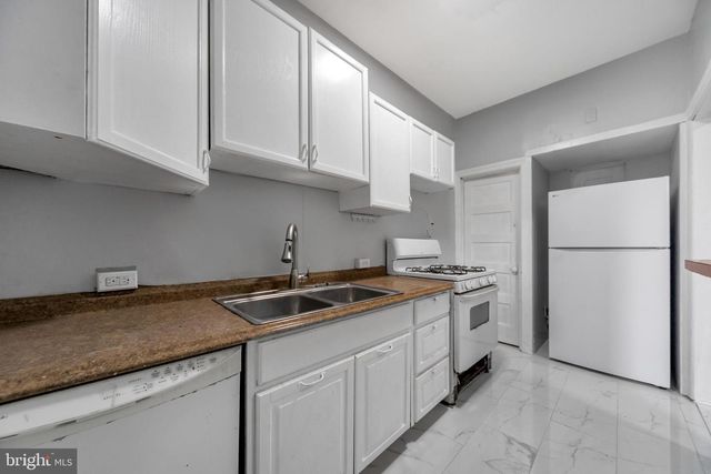 29 COLLEGE AVE, Upper Darby, PA 19082