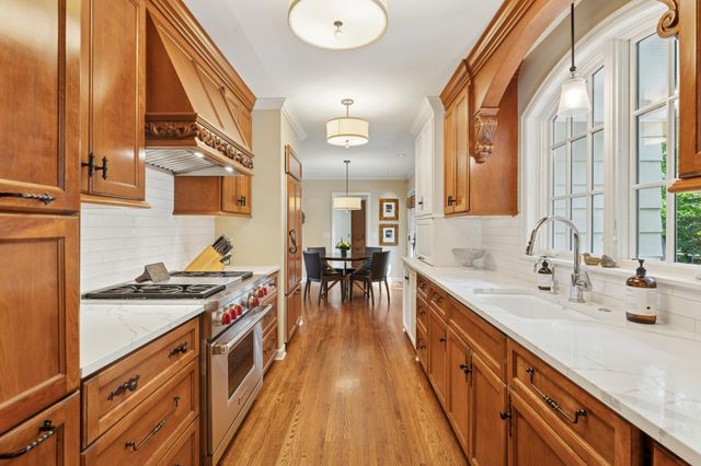 5325 Wooddale Avenue, Edina, MN 55424