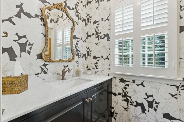 5325 Wooddale Avenue, Edina, MN 55424