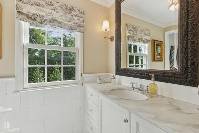 5325 Wooddale Avenue, Edina, MN 55424