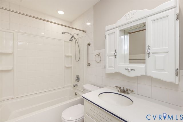 7327 Hunterbrook Dr, Mechanicsville, VA 23111