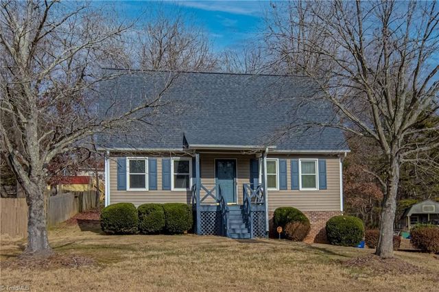 2945 Poinsetta Drive, Winston-salem, NC 27107