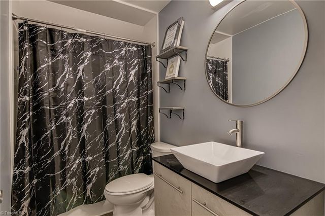 2945 Poinsetta Drive, Winston-salem, NC 27107