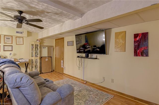 2945 Poinsetta Drive, Winston-salem, NC 27107