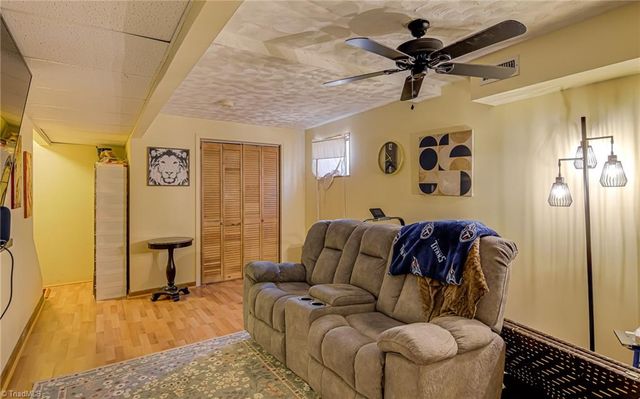 2945 Poinsetta Drive, Winston-salem, NC 27107